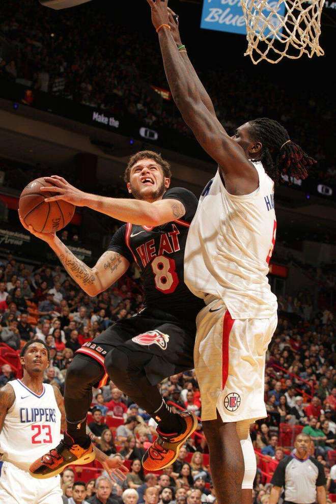 澳门威尼斯人-包含桑普多利亚后卫传中助攻打破僵局的词条